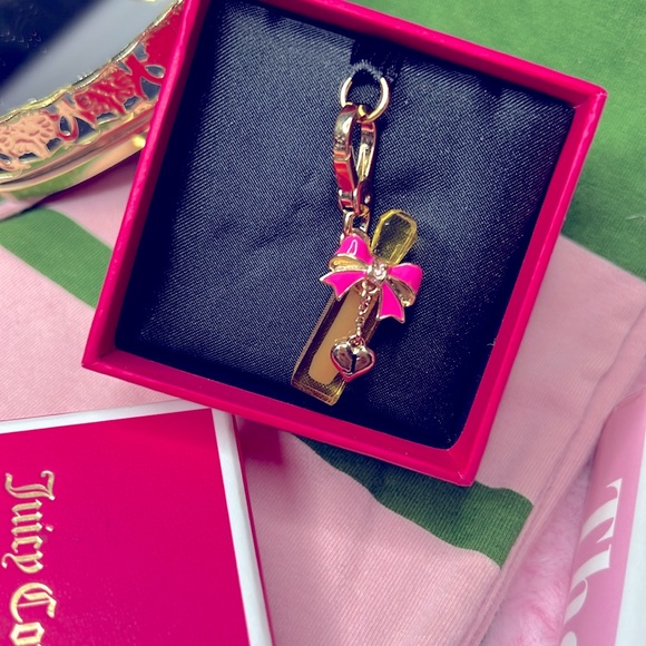 Juicy Couture Jewelry - RARE✨Juicy Couture Viva La Fleur Fragrance charm NWT